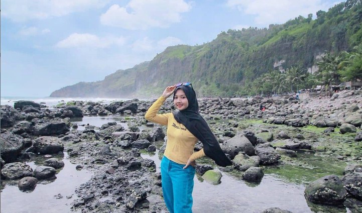Lokasi dan Rute Ke Pantai Menganti Lokasi dan Rute Ke Pantai Menganti